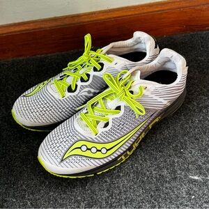 Saucony A 8 sneakers- size 9